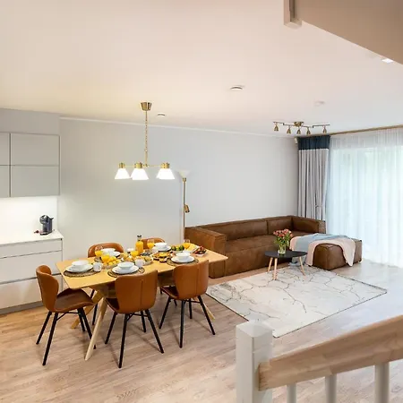 Maia Apartament Parnawa
